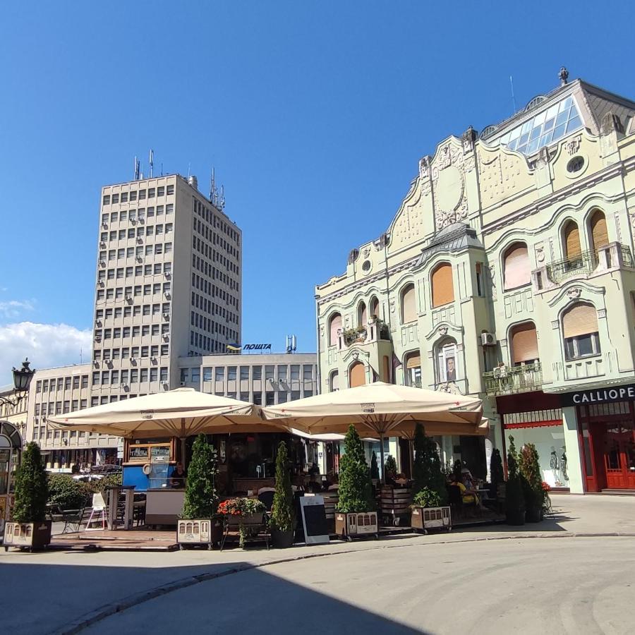 Menrat Lejlighed Novi Sad Eksteriør billede